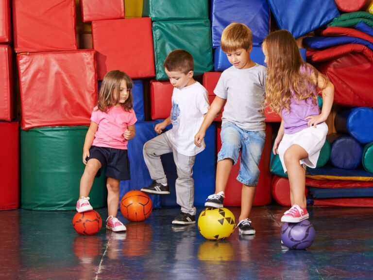 Piłka nożna w przedszkolu – dlaczego warto